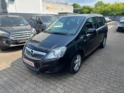 Schwarz Gebraucht 2012 Opel Zafira Family Van / Kleinbus | 2.999 € (Fairer Preis)