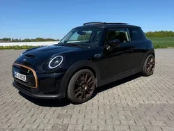 Schwarz Gebraucht 2022 Mini Cooper SE Kleinwagen | 19.900 € (Fairer Preis)