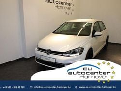 Weiß Gebraucht 2019 VW Golf VII Comfortline Limousine | 15.500 € (Guter Preis)