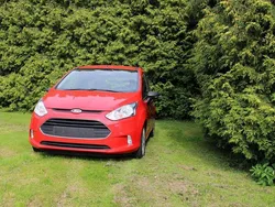 Rot Gebraucht 2014 Ford B-MAX Ambiente Van / Kleinbus | 5.999 € (Guter Preis)