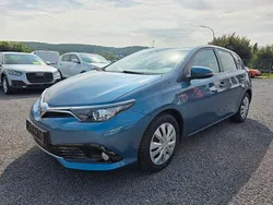 Blau Gebraucht 2016 Toyota Auris Hybrid Edition-S Kombi | 13.990 € (Fairer Preis)