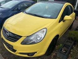 Sunny melon/saphirschwarz Gebraucht 2010 Opel Corsa Color Edition Kleinwagen | 3.900 € (Etwas zu teuer)