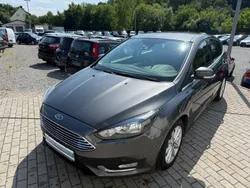 Grau Gebraucht 2016 Ford Focus Titanium Limousine | 9.499 € (Fairer Preis)