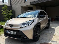 Beige Gebraucht 2022 Toyota Aygo Style Kleinwagen | 15.500 € (Fairer Preis)