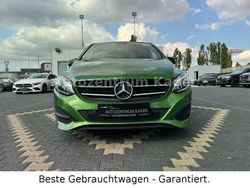 Grün Gebraucht 2017 Mercedes B200 Van / Kleinbus | 15.900 € (Fairer Preis)