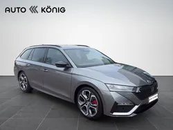 Grau Gebraucht 2024 Skoda Octavia RS Kombi | 38.990 € (Guter Preis)