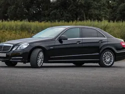 Schwarz Gebraucht 2011 Mercedes E200 Avantgarde Limousine | 11.500 € (Etwas zu teuer)