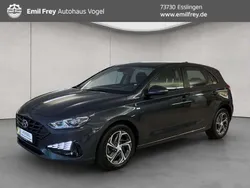 Grau Gebraucht 2023 Hyundai i30 Select Limousine | 17.880 € (Fairer Preis)