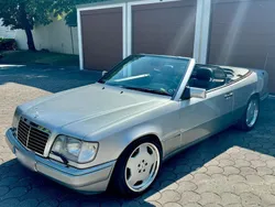 Silber Gebraucht 1995 Mercedes E320 AMG Cabrio | 27.900 €