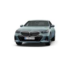 Grün Gebraucht 2024 BMW 540 Comfort Edition Limousine | 79.690 €