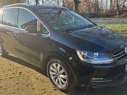 Schwarz Gebraucht 2018 VW Sharan Highline Van / Kleinbus | 15.999 €