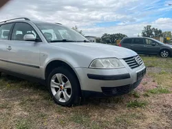 Grau Gebraucht 2001 VW Passat Kombi | 1.250 € (Guter Preis)