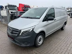 Silber Gebraucht 2022 Mercedes Vito Van / Kleinbus | 22.491 € (Guter Preis)