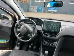 Schwarz Gebraucht 2013 Peugeot 208 Kleinwagen | 5.000 € (Teuer)