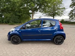 Blau Gebraucht 2005 Peugeot 107 Kleinwagen | 2.700 € (Fairer Preis)