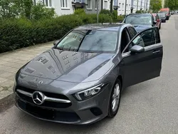 Grau Gebraucht 2022 Mercedes A200 Limousine | 28.100 € (Fairer Preis)