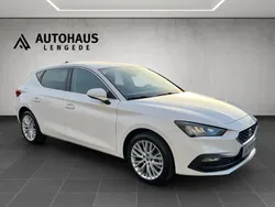 Weiß Gebraucht 2023 Seat Leon XCELLENCE Limousine | 21.999 € (Guter Preis)