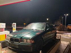 Grün Gebraucht 1994 BMW 325 Sport Line Limousine | 3.380 €