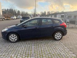 Blazerblau Gebraucht 2013 Ford Focus Trend Kleinwagen | 3.400 € (Superpreis)