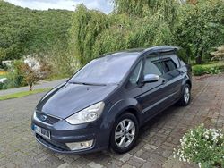 Grau Gebraucht 2007 Ford Galaxy Trend Van / Kleinbus | 4.799 € (Teuer)
