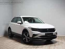 Oryxweiß perlmutteffek (metallic) Gebraucht 2021 VW Tiguan United SUV | 22.990 € (Fairer Preis)