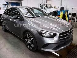 Mountaingrau Gebraucht 2021 Mercedes B200 Van / Kleinbus | 14.999 € (Guter Preis)
