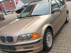 Gold Gebraucht 2000 BMW 318 Kombi | 1.800 € (Fairer Preis)