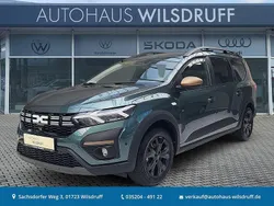 Gruen Gebraucht 2024 Dacia Jogger Extreme Van / Kleinbus | 23.490 € (Guter Preis)