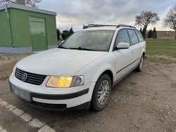 Weiß Gebraucht 1999 VW Passat Kombi | 550 € (Superpreis)