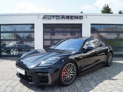 Tiefschwarzmetallic Neu 2024 Porsche Panamera Turbo E-Hybrid Limousine | 177.310 €