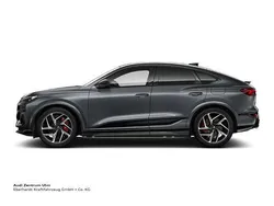 Grau Neu 2025 Audi SQ6 Sportback e-tron Sport SUV | 106.360 €