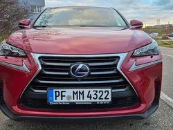 Rot Gebraucht 2017 Lexus NX300h E-FOUR Luxury Line SUV | 31.999 € (Fairer Preis)