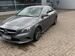 Grau Gebraucht 2016 Mercedes CLA200 Business Limousine | 10.999 € (Fairer Preis)