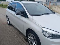Weiß Gebraucht 2016 BMW 218 Gran Tourer M Sport Van / Kleinbus | 15.900 € (Fairer Preis)