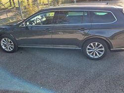 Grau Gebraucht 2019 VW Passat Kombi | 15.550 € (Fairer Preis)