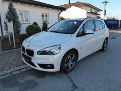 Weiß Gebraucht 2016 BMW 220 Active Tourer Sport Line Van / Kleinbus | 13.990 € (Superpreis)