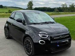 Schwarz Gebraucht 2022 Fiat 500e La Prima Kleinwagen | 23.990 € (Teuer)