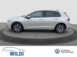 Ivory silver (silber) Gebraucht 2023 VW Golf VIII Move Limousine | 24.330 € (Fairer Preis)