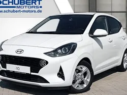 Polar white / sol Gebraucht 2021 Hyundai i10 Edition 30 Kleinwagen | 11.990 € (Fairer Preis)