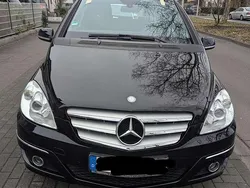 Schwarz Gebraucht 2011 Mercedes B180 Van / Kleinbus | 6.500 € (Fairer Preis)