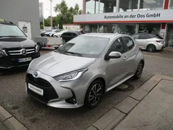 Silber Gebraucht 2022 Toyota Yaris Hybrid Team Limousine | 21.690 € (Etwas zu teuer)