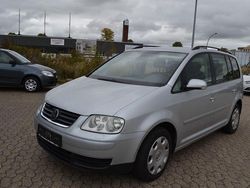 Silber Gebraucht 2004 VW Touran Trendline Van / Kleinbus | 2.350 € (Teuer)