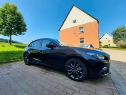 Schwarz Gebraucht 2016 Mazda 3 Limousine | 11.000 € (Fairer Preis)