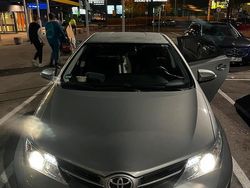 Silber Gebraucht 2013 Toyota Auris Kleinwagen | 8.990 € (Fairer Preis)