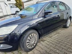 Grau Gebraucht 2009 Ford Focus Limousine | 1.990 € (Guter Preis)