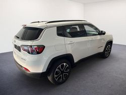 Weiss weiss Gebraucht 2022 Jeep Compass Limited SUV | 27.799 € (Etwas zu teuer)