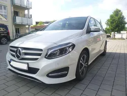 Weiß Gebraucht 2018 Mercedes B180 Van / Kleinbus | 19.900 € (Fairer Preis)