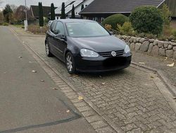 Schwarz Gebraucht 2004 VW Golf V Sportline Kleinwagen | 950 € (Fairer Preis)