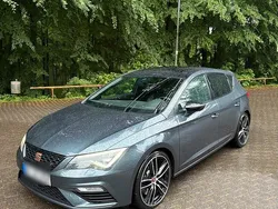 Grau Gebraucht 2019 Cupra Leon Limousine | 24.600 € (Fairer Preis)
