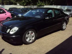 Schwarz/baltic black Gebraucht 2002 Mercedes E220 Avantgarde Limousine | 2.249 € (Superpreis)